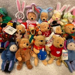 Holiday Disney Beanies Lot (18)