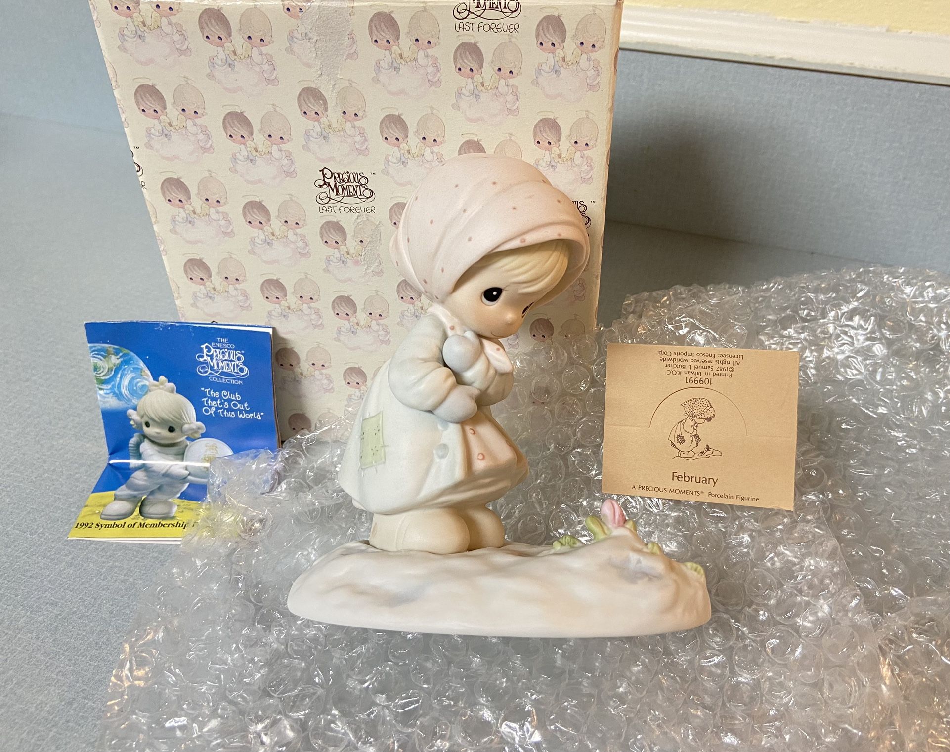 *PRECIOUS MOMENTS FIGURINE COLLECTIBLE*