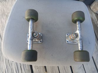 Gull wing phoenix skateboard trucks