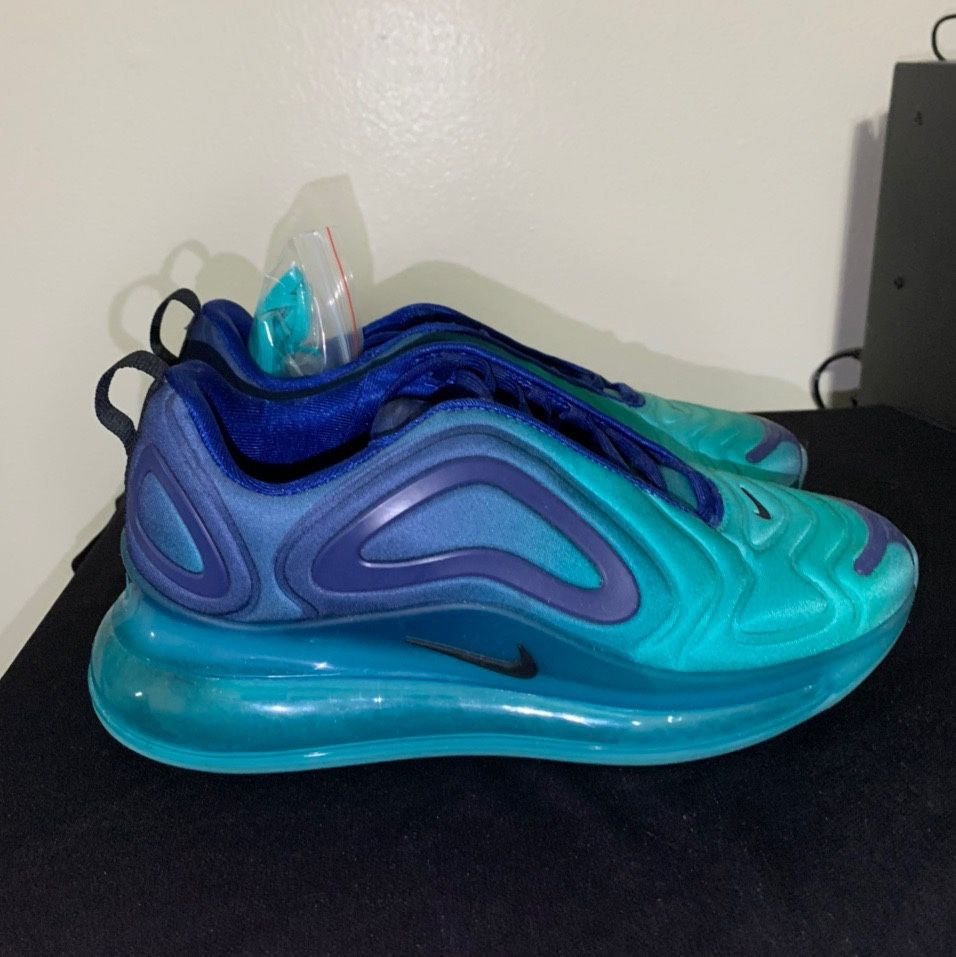 Women’s Nike Air Max 720 “Sea Forest/Green Carbon”