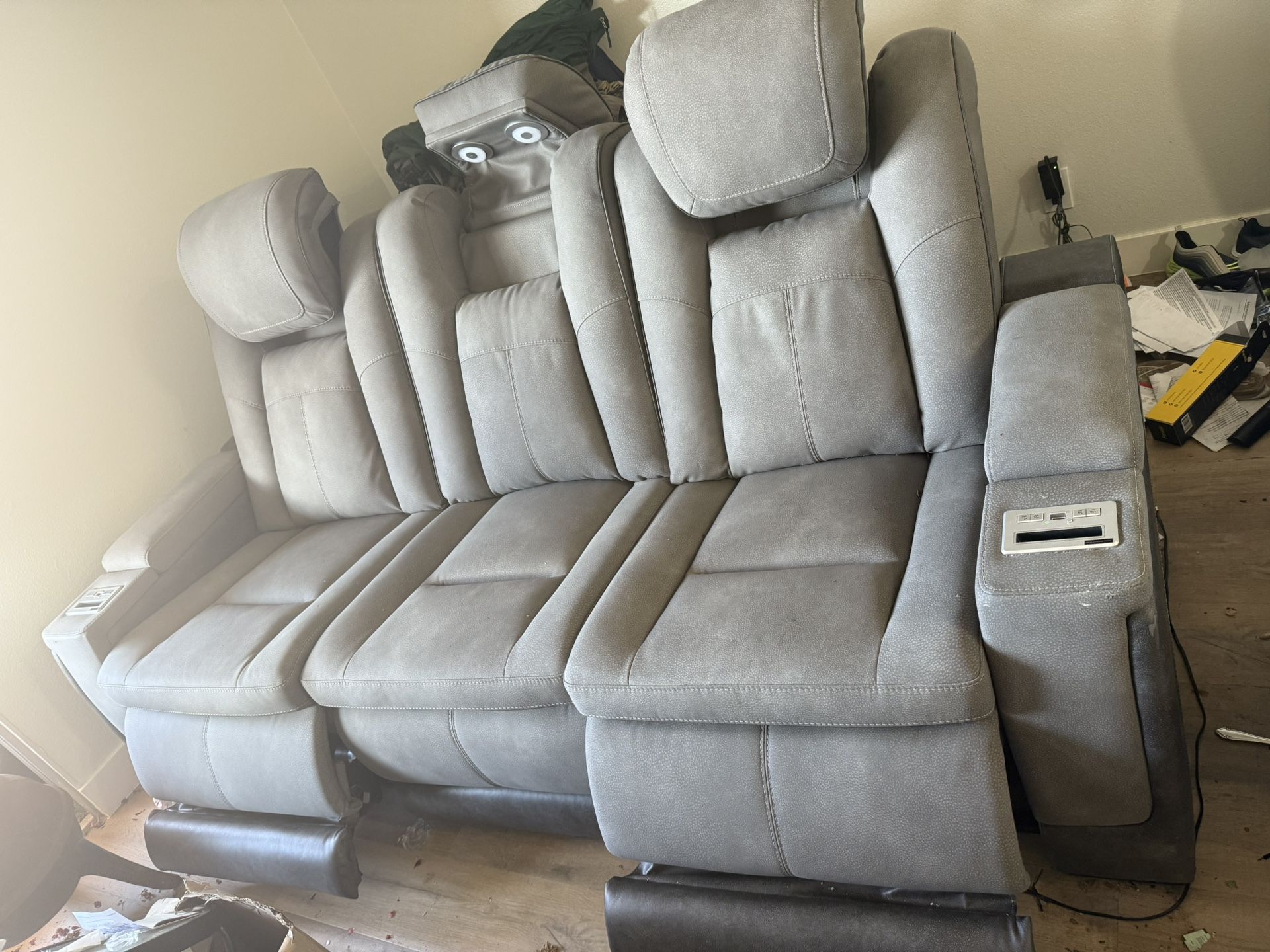 Leather Sofa With Reclinet All Electric