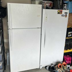 Fridge w/Freezer 