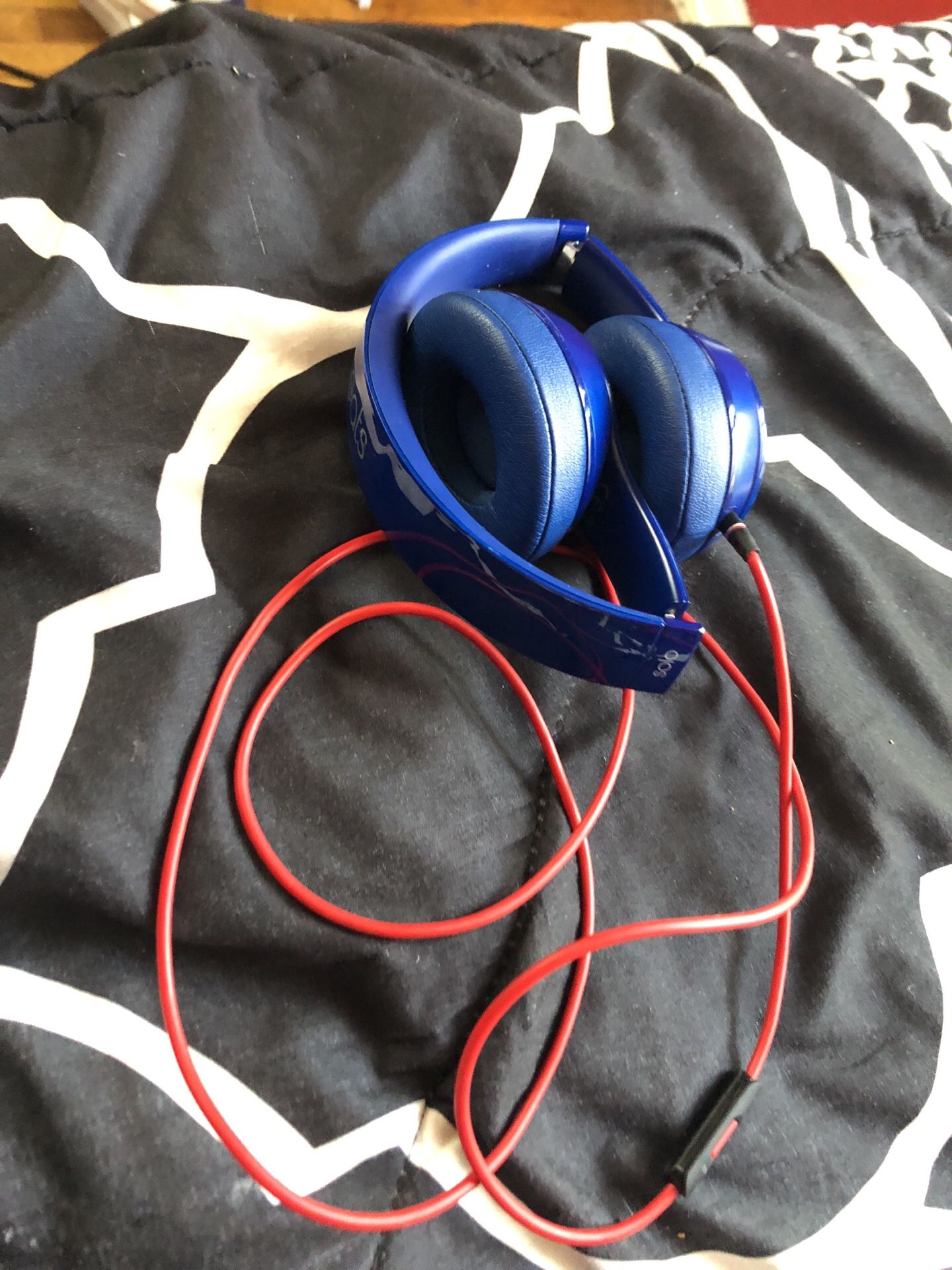BEATS SOLO