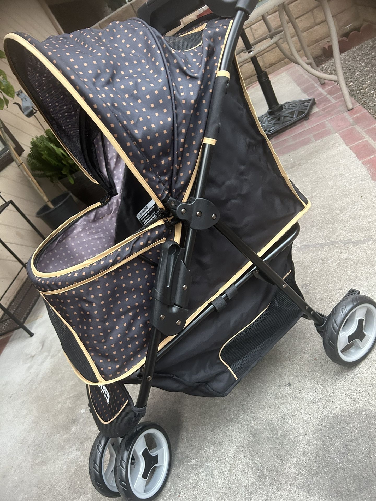 Gen 7 Pet Stroller Black & Tan $85.00 or best offer.