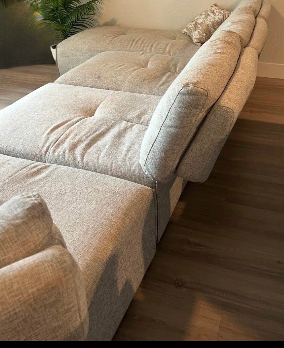 Modern Modular Sectional Sofa – $1,500 (Originally over $5,000!) 🛋️ Must go ASAP! 