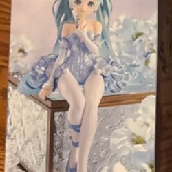 - Hatsume Miku (Furyu - Fairy Nemophila Noodle Stopper) 