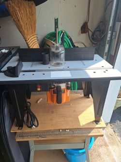 Chicago electric router table with stands