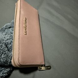 Michael Kors Wallet Barley Used!