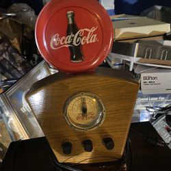 Vintage 1980s Coca-Cola Electrical AM/FM Radio with Wooden Housing and Lit Sign