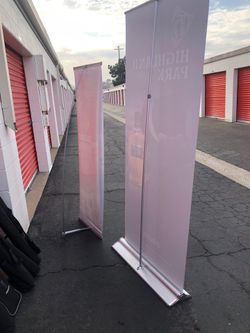 Business banner stands roll-up/retractable