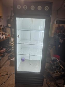 Coke True Mfg 27 Cubic Feet Commercial Glass Door Merchandiser Cooler Refrigerator