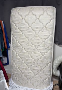 Twin mattress