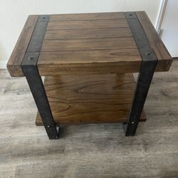Wooden Side/End Table 