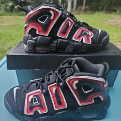 Nike More Uptempos Sz 5.5y
