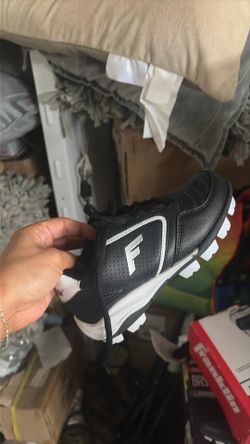 Baseball cleats