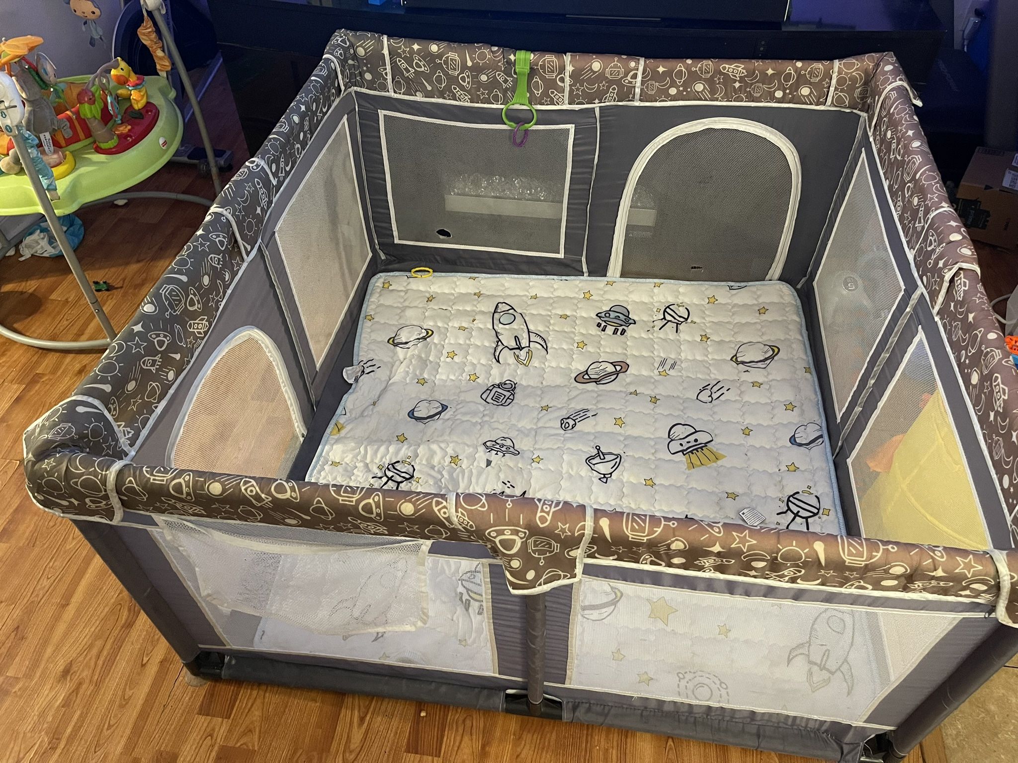 Large Play Pen
