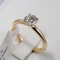 New Round Diamond Ring. 1.03 Carat.  IGI Certified lab grown