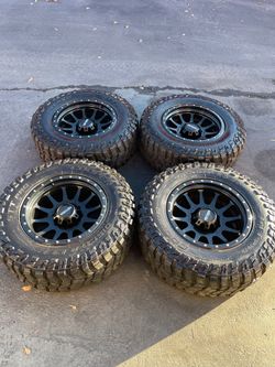 Method MR 605 8x180 20” Wheels And 37” Cooper STT PRO Tires Duramax Chevy GMC 2500