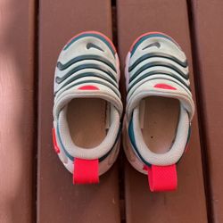 Nike dynamo go toddler shoes 5c