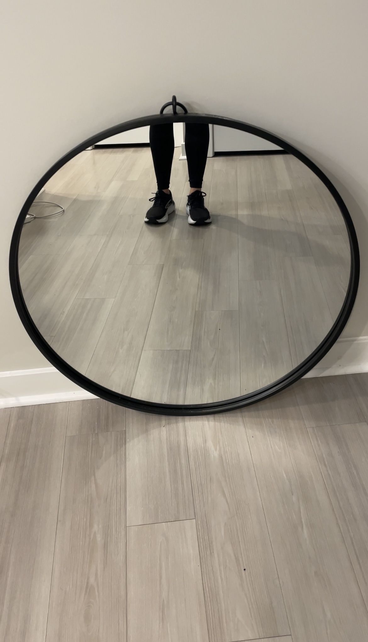 Round Hanging Mirror