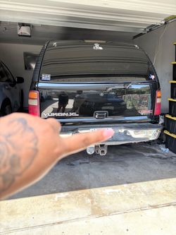 GMC Yukon XL Black Full-Size SUV