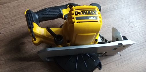 DeWalt cordless circular saw
