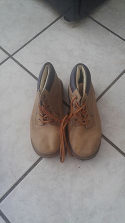 Boys boots