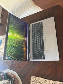 Dell Laptop Latitude 5520 i7-1165G7 32gb ram 1TB