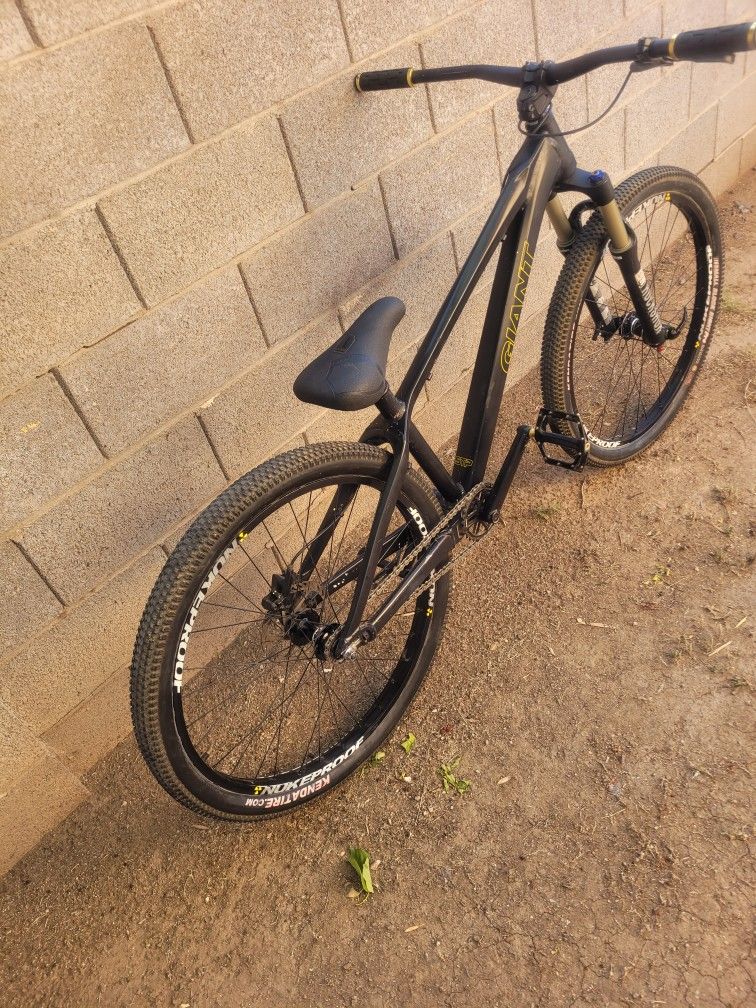Giant Stp dirtjumper Upgraded