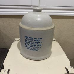 Farmhouse Crock Stoneware Feeder