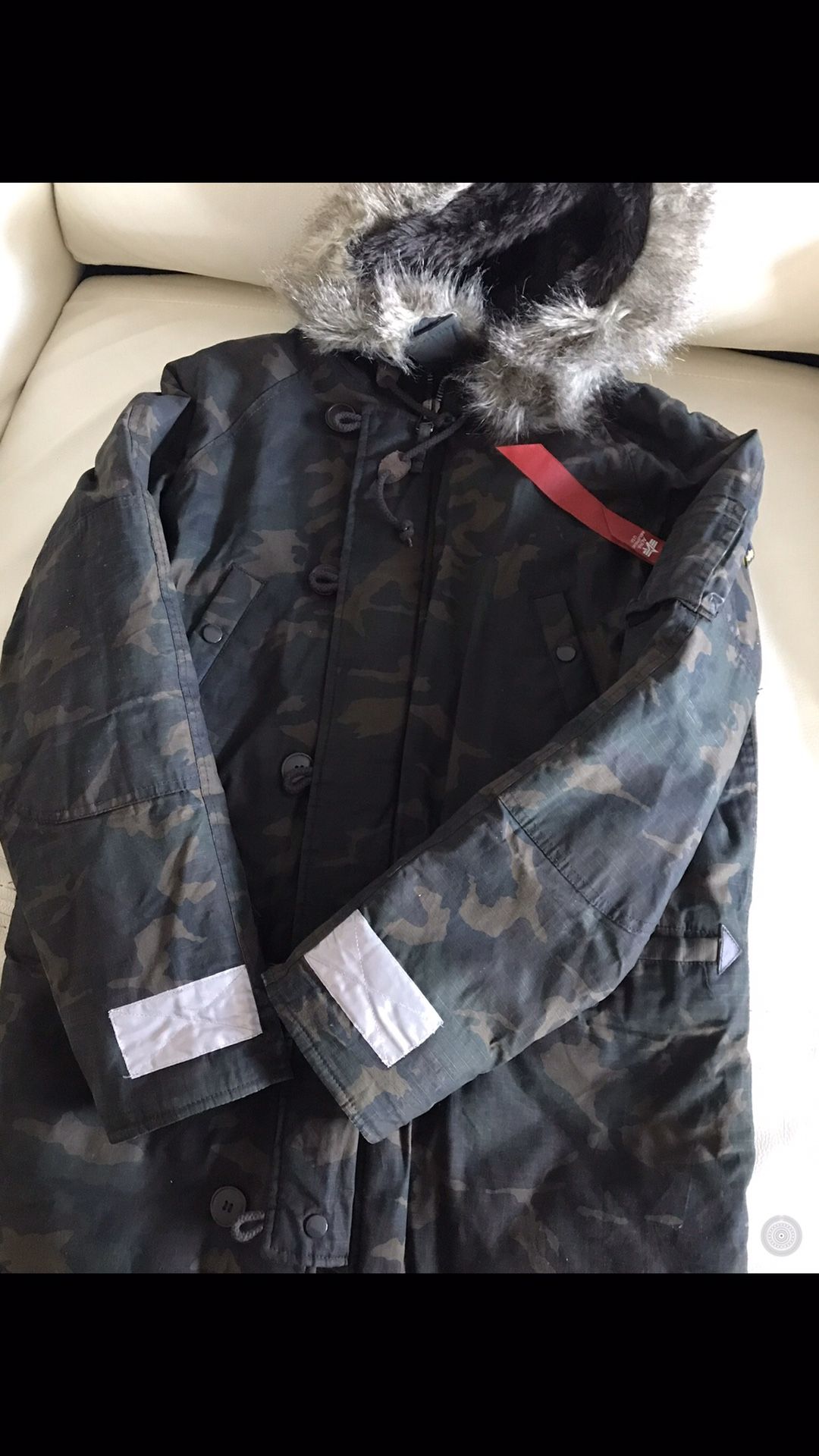 Men’s Alpha Industries Camo Parka Size Large