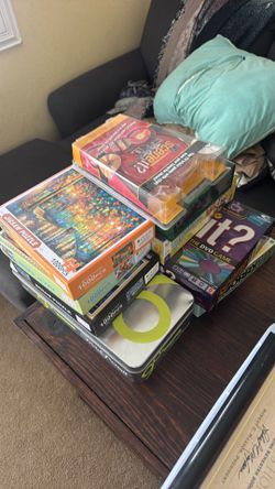 Board games and jigsaw puzzles