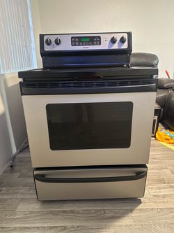 Hotpoint Electric Range Stove with Glass Cooktop