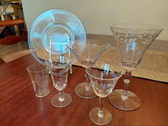 Glassware set for 12 ppl