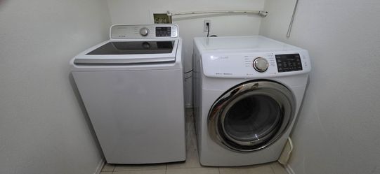 SAMSUNG Washer and Dryer Set