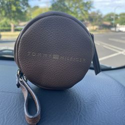 Tommy Hilfiger's purse