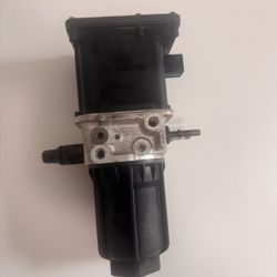 DETROIT DIESEL DEF PUMP FREIGHTLINER CASCADIA  A0001407778d