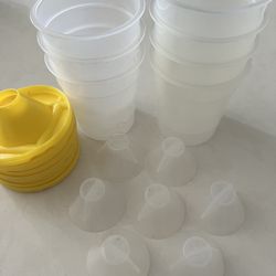 Paint Cups Clear with Non-Spill Lids~ (7 Total)