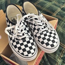 Kids/Womens Authentic Checkerboard Vans