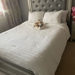 Queen Size Bedroom Set 