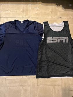 ESPN reversible black and white jersey and blank blue/white vneck jersey size 2XL/3XL