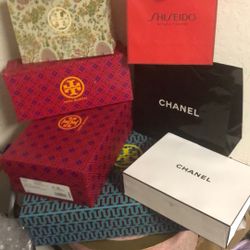 Chanel Shop Bags &Tory Burch https://offerup.com/redirect/?o=Qm94ZXMuTmV3