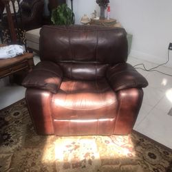 Sofa King Comfortable Genuine Brown Leather Recliner For Sale! Free Local Delivery 🚚 