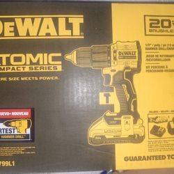 New in box Dewalt  20V COMPACT SERIES1/2 in. Hammer Drill Kit