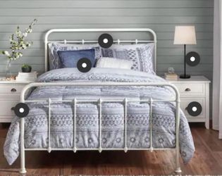 Farmhouse White Metal Twin XL Bed