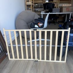 KIDS GATE