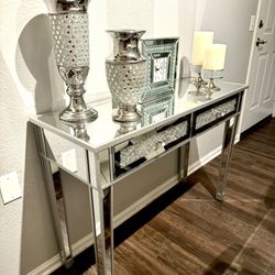 A Very Cute End table 