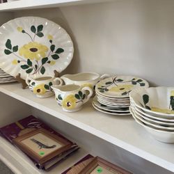 Blue Ridge Sun Bouquet 30 Piece Dinner Set