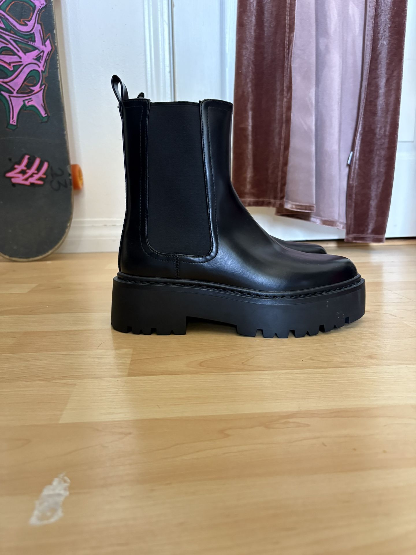 Black Boots (platform)