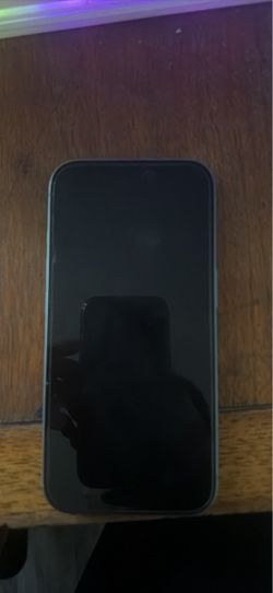 iPhone 16 green teal